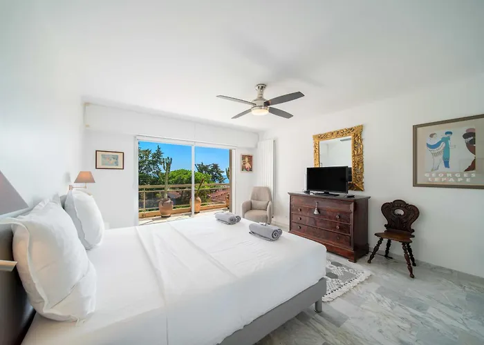 Bright With Sea View - Palm Daire *